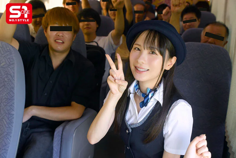 元バスガイド村上悠華の48時間セクハラOKファン感謝バスツアー 憧れAV女優の美顔・柔乳・近い距離感にシロウト男子大暴走！ザーメン22発も受け止める大乱交祭り 1