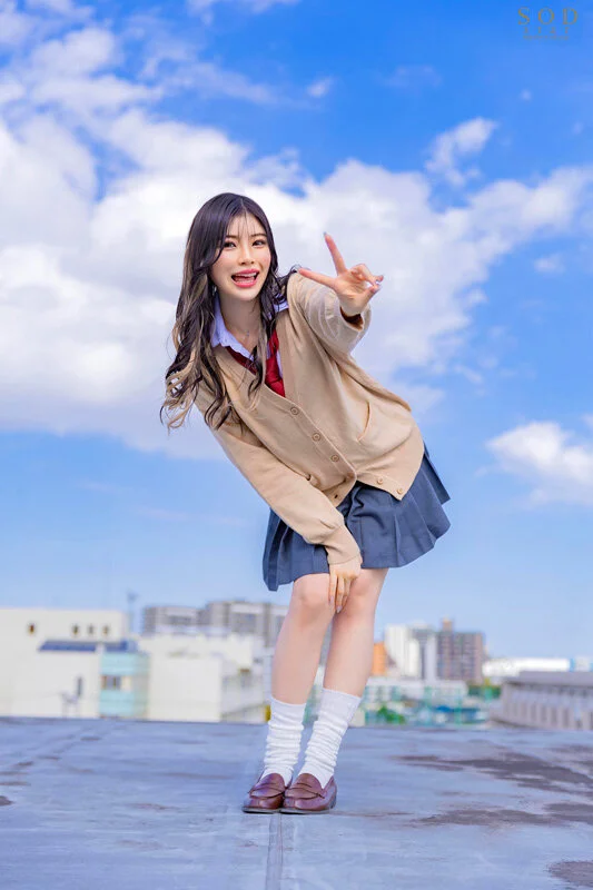 オタクに優しいギャル神木さんに何故か気に入られ…強引に筆下ろしされた日からニコニコ顔のあまかわな小悪魔責めに翻弄されまくり、チ〇ポもココロも握られちゃった童貞のボク。 神木麗【圧倒的4K映像でヌク！】 20